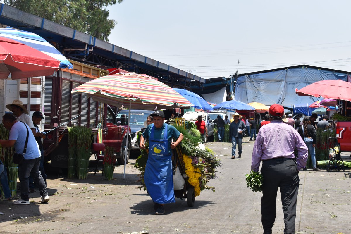 💐🌹 👋 Desde nuestro Mercado de Flores y Hortalizas, les deseamos un excelente día.👩💐 🎉Y agradecemos a todos los que nos visitan para realizar sus compras del #DíaDeLaMadre, nuestros floricultores siempre les ofrecerán productos de calidad.