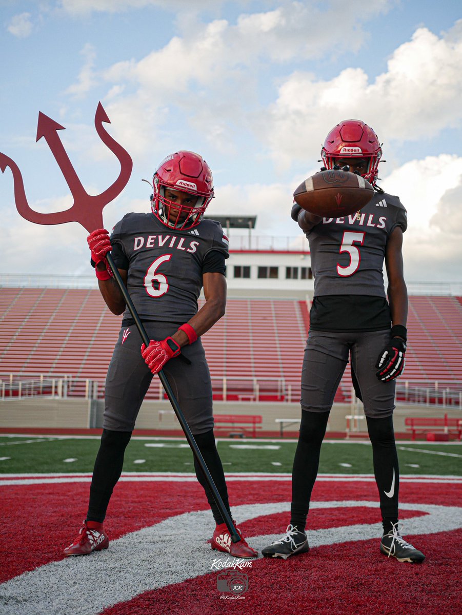 JaydonB08's tweet photo. We on a mission @CHOLLAWAY2 #whynotjeff #revengetour #year4 https://t.co/wj6YHyEaFd