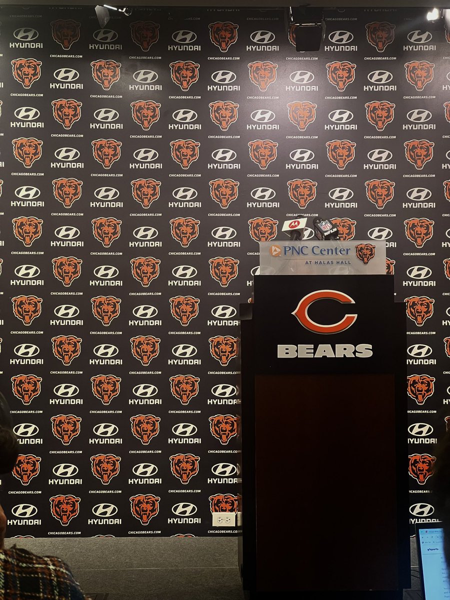 Bears rookie minicamp is here. We’re set to hear from Matt Eberflus, Caleb Williams, and Rome Odunze any minute now. The rookies hit the practice field for the first time later this afternoon.