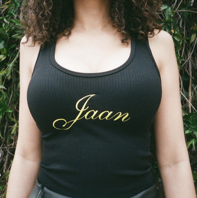 Supreme Sidhu and Raaginder dropped 'Jaan'

Mellow ballad vibes.

That album cover tho lol

✅Link to Spotify Playlist:  shorturl.at/klsLY