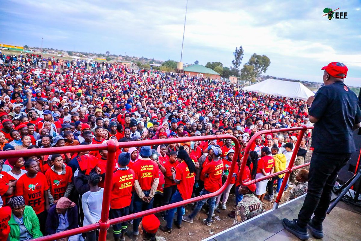 [IN PICTURES]: President @Julius_S_Malema addressing his 3rd community meeting today in the Free State, Botshabelo. People of Botshabelo say the EFF is their last hope and commit to vote for the EFF on the 29of May, because the governing party has failed them for the past 30…
