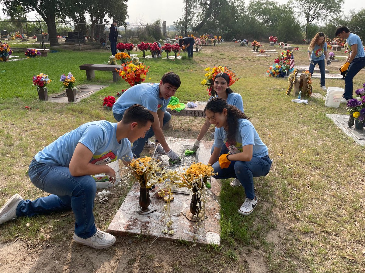 Roma High students in the United Way Youth Leadership & Mentorship Program held some great activities including cleaning up the Roma Cemetery & visited with Daniel Andres Garza, the City of Roma Director of Development Services. Thanks to Program Director Romeo Rios!