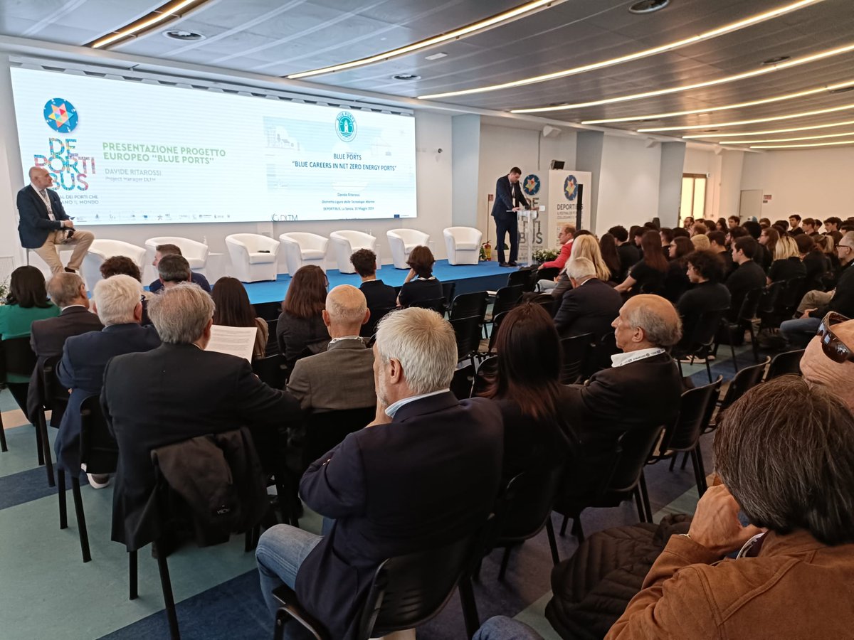 ⚡️Direct from #DEPORTIBUS in La Spezia, Italy! Davide Ritarossi, Project Manager @dltm_it (Ligurian Technological Cluster) presenting the #WestMED supported #EMFAF project #BluePorts - Blue Careers in zero energy #ports🚢 Project info👉shorturl.at/dgkBG