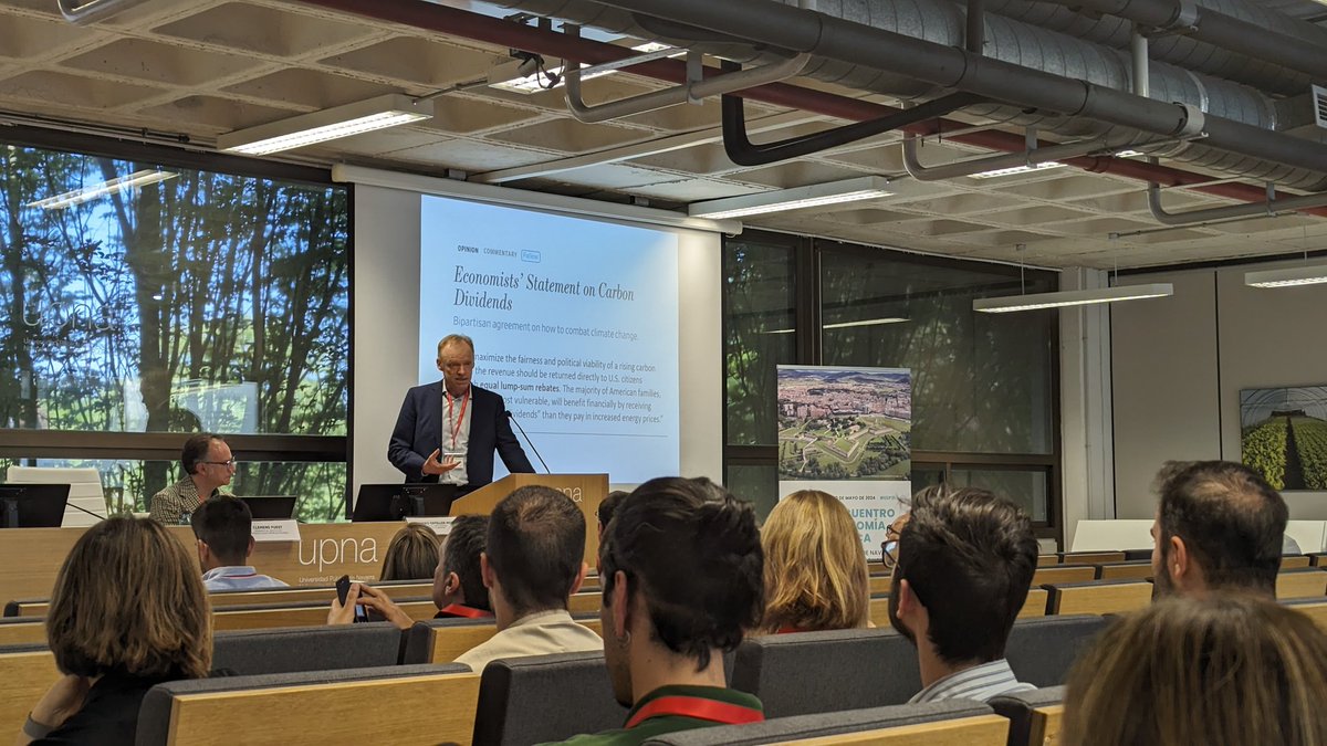 Now, fascinating keynote speech by @FuestClemens on '#Taxation and #ClimatePolicy: Why the Carbon Dividend Concept is Misguided' #econtwitter #taxtwitter