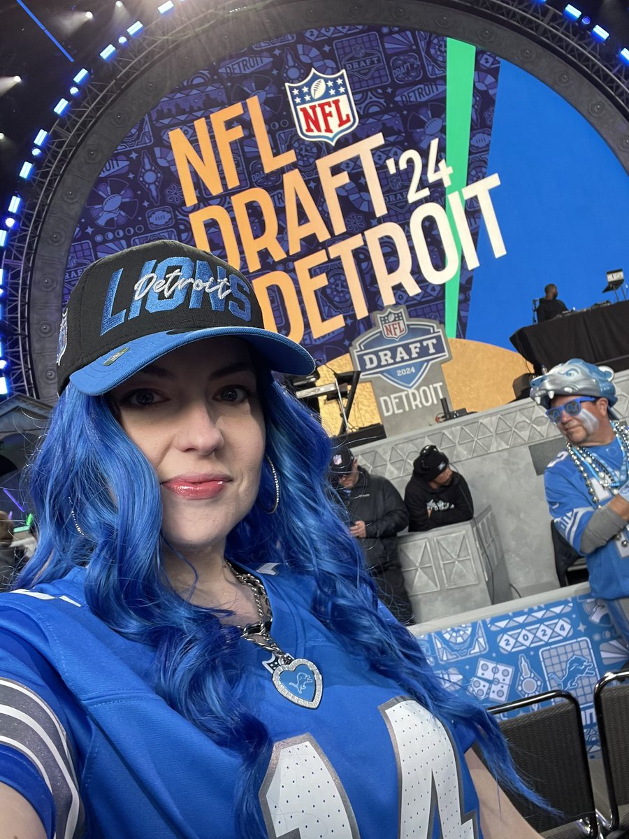 ONEPRIDE_313's tweet photo. Rookie mini camp is upon us! Terrion will be wearing # 0! 🥶 Thank you @Lions for the experience of a lifetime watching him get drafted, from the Inner Circle!

A thread 🧵 https://t.co/pWeRsm5C81