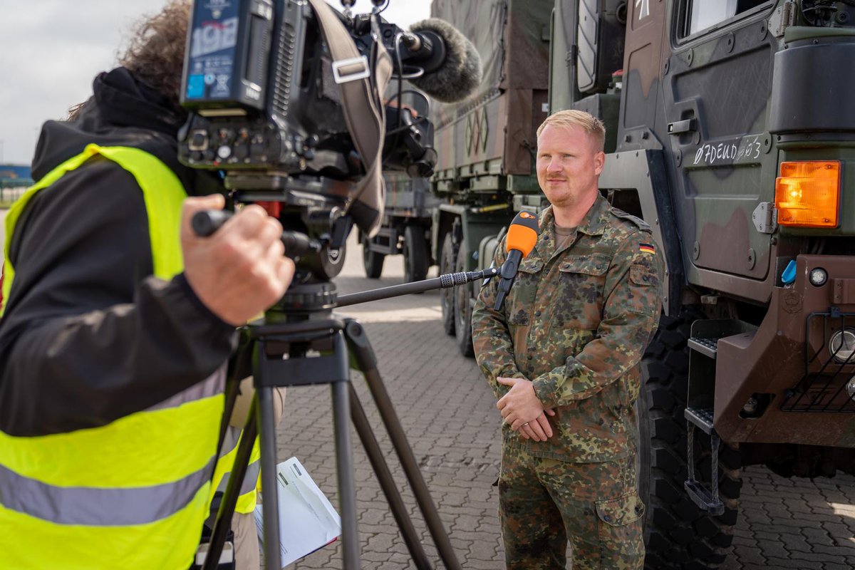 Wir sind mit unserer Flugabwehrraketengruppe 21 unterwegs nach 🇫🇮! Aus #Rostock startete heute eine Fähre mit unseren #PATRIOT's an Bord! Die nächsten Wochen trainieren wir erstmals gemeinsam mit unserem neuen @NATO-Partner Finnland bei der Übung #MalletStrike. #StrongerTogether…