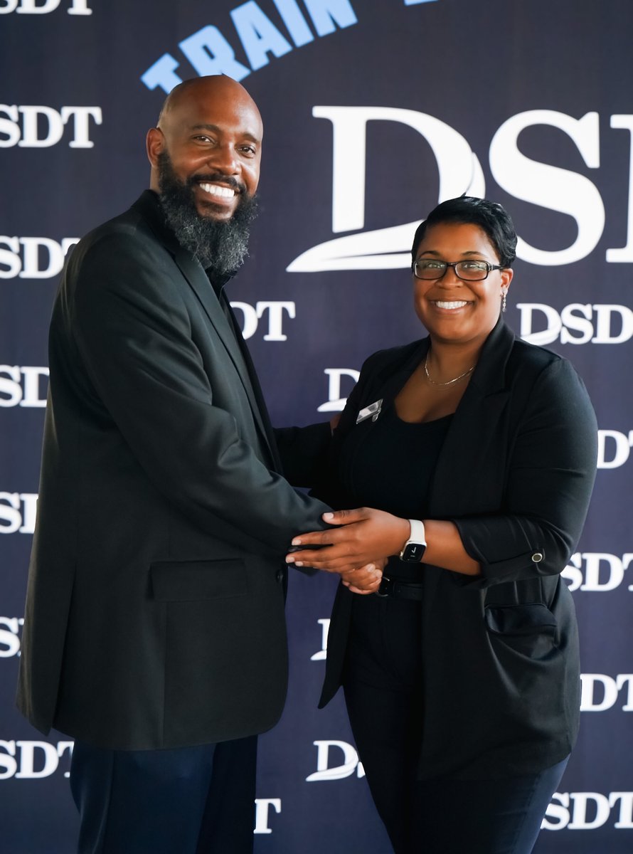 🎉 Yesterday, Navy Federal joined us at our Career Connect event in Killeen, Texas campus! 🚀 It was an incredible opportunity for students to network with employers and gain valuable financial literacy insights. 💼 #CareerConnect #NavyFederal #KilleenTX #DSDT