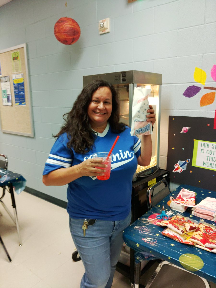 @NISDMurnin staff is POPPIN'! 🍿 Shirley Temples and fresh popcorn for another day of staff treats! 🍒