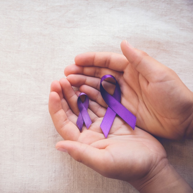 DÍA DEL LUPUS 🦋💜
Hoy se conmemora el Día Mundial del Lupus, enfermedad que afecta a millones de personas alrededor del mundo. 

#NuestroDiario, noticias como son. 📰
📸: Quinto Elemento