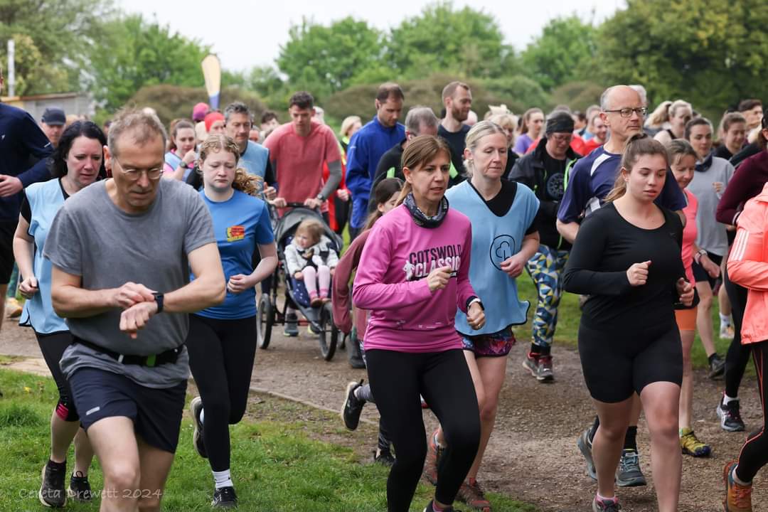 😎 Happy parkrunEve 😎
What a glorious few days! And it looks like we'll have a lesser-spotted warm & dry parkrunDay tomorrow 🥳
⏰ 8:50 - First Timers & Tourists Welcome
⏰ 8:55 - Run Briefing for 9:00 Start
Will we see you tomorrow? We hope so!
#loveparkrun 🌳