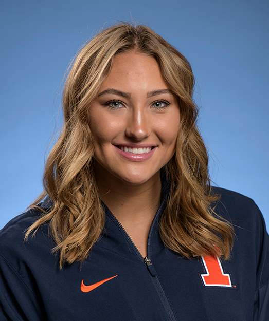 Celebrating her 22nd birthday today is @IlliniSwimDive senior Paige Koscielski. @paigekoscielski is majoring in Engineering Technology and Management for Agricultural Systems at the @uofillinois . @WeAreSCHS @StoneyCreek_AD