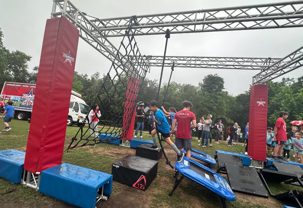 One week ago we were celebrating Lee Olympics, pushing through the rain and clouds! Huge thanks to our PE coaches, Coach Hilliard and Coach Wyss, all of our teaching and support staff, and PTA volunteers for making this year's games such a success. 🏅🌳@coach_D_PhysEd @AISD_HPE