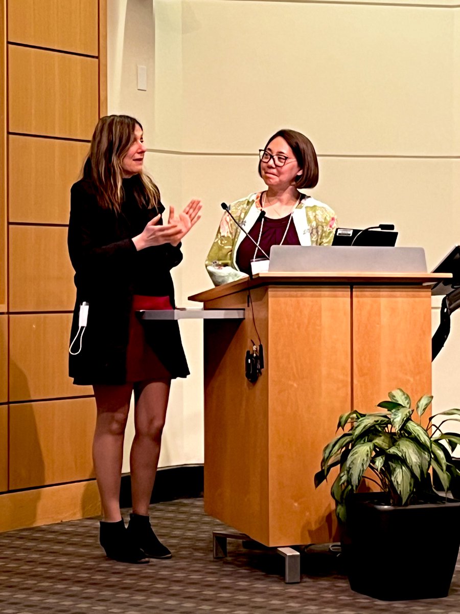 One of the most exciting collaborations in translational research right now—@LeciaSequist and @BarzilayRegina fielded enthusiastic questions at @MIT @kochinstitute this morning about their work on Sybil, an #AI model that can predict #lungcancer based on a single CT Chest. #lcsm