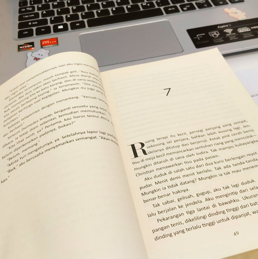 viarkiveee's tweet photo. ⇢ ˗ˏˋ 𝑅𝑒𝒶𝒹𝒾𝓃𝑔 𝒿𝑜𝓊𝓇𝓃𝒶𝓁 ࿐ྂ 

🎨 The Silent Patient 
🖌️ Alex Michaelides
🩸 395 pages

#ReadingChallengeWithIndigo
#WaitingForOurJooniverse 
#ReadingYourShelf by @luneillei

𓈒𓇼 ࣪ 𓈒ㅤׂ⭒ https://t.co/eEF0xPKMS2