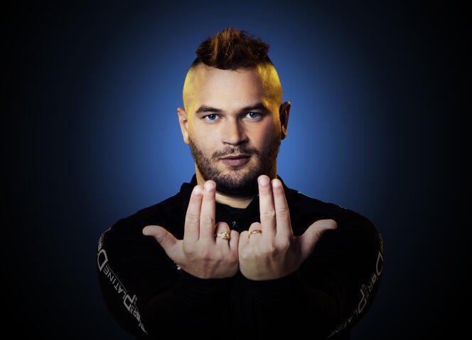 Kulturlesite_'s tweet photo. 🚨 JUL annonce la sortie d’un nouvel ALBUM !! 

« MISE À JOUR » 

🗓️ 7 JUIN https://t.co/M4sb4MQx0N