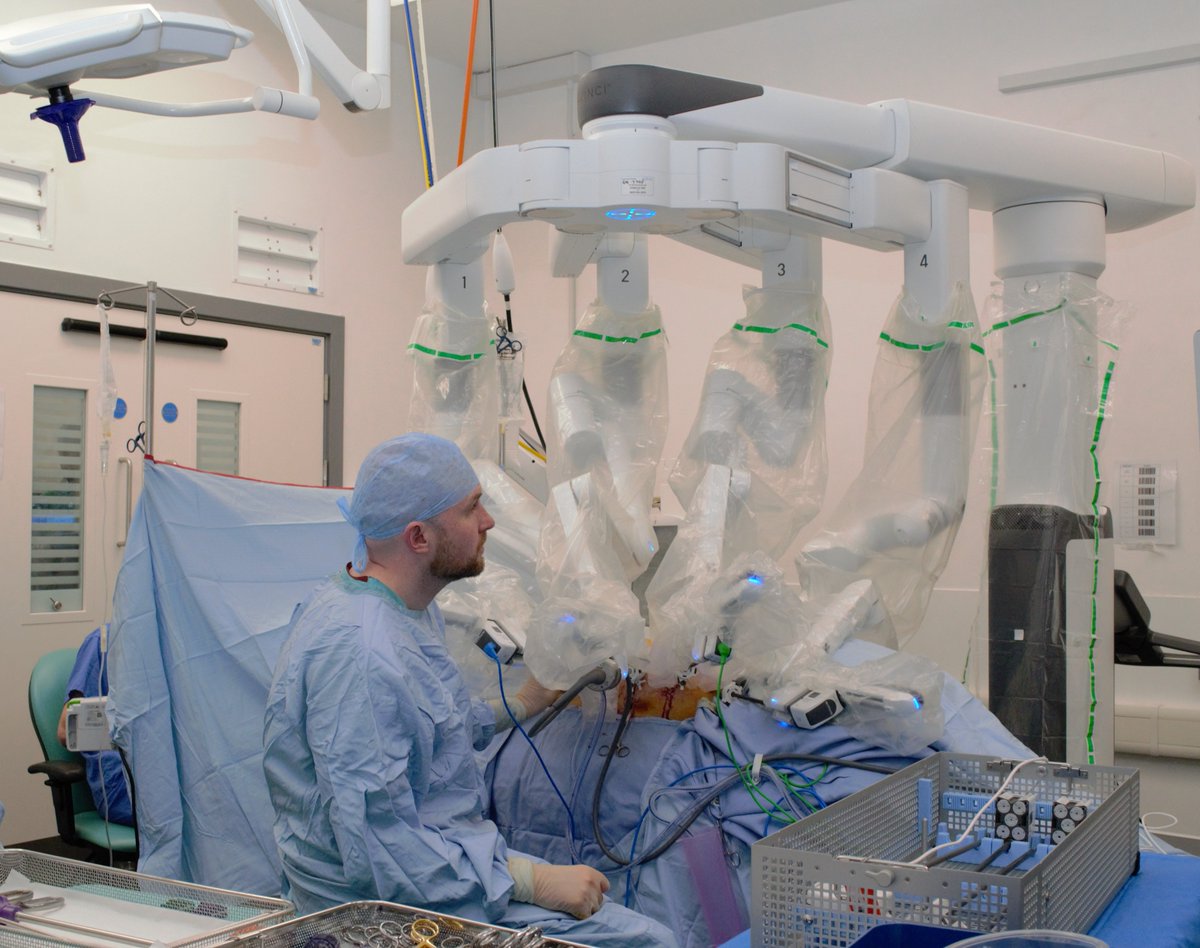 We were thrilled to hear that the first patient to receive surgery using Kingston Hospital’s new state of the art, surgical robot (Leo) is back at home, following his recent successful procedure. khc.org.uk/the-difference… #SurgicalRobotics #KingstonuponThames #NHSUK