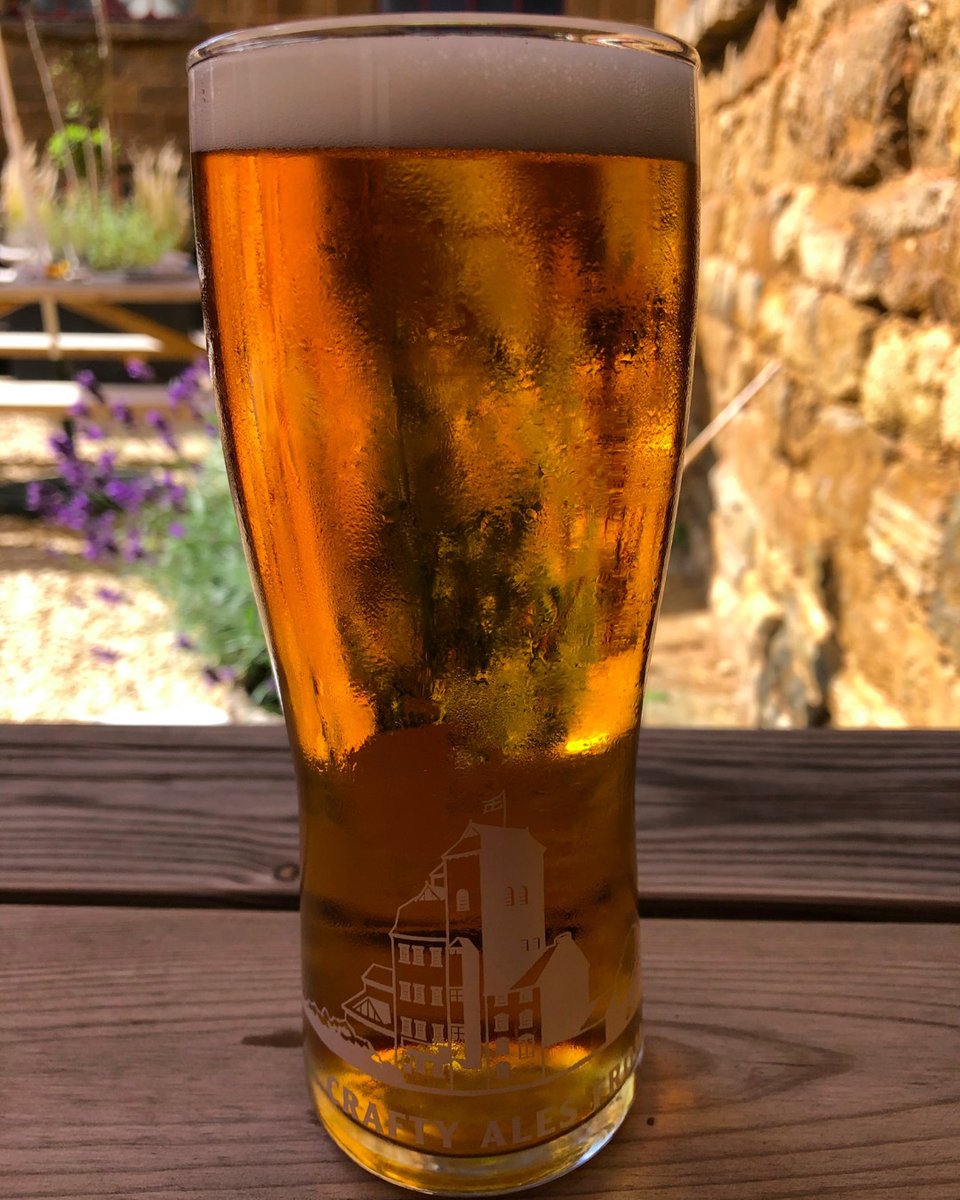 Happy Friday Folks - If you're not in a pub garden yet, why not?! Have great weekends, one and all - cheers & beers 🍻🍻🍻