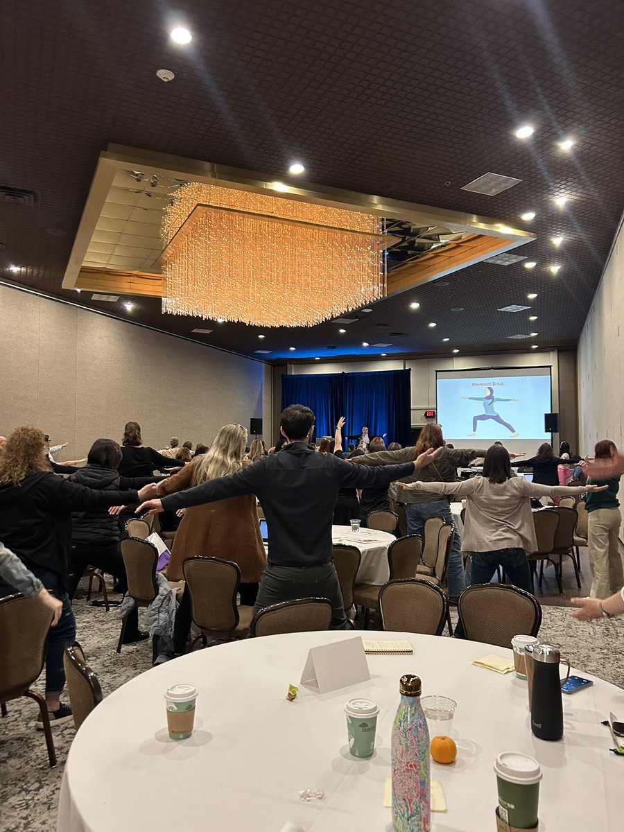 Carly Spina tweet media