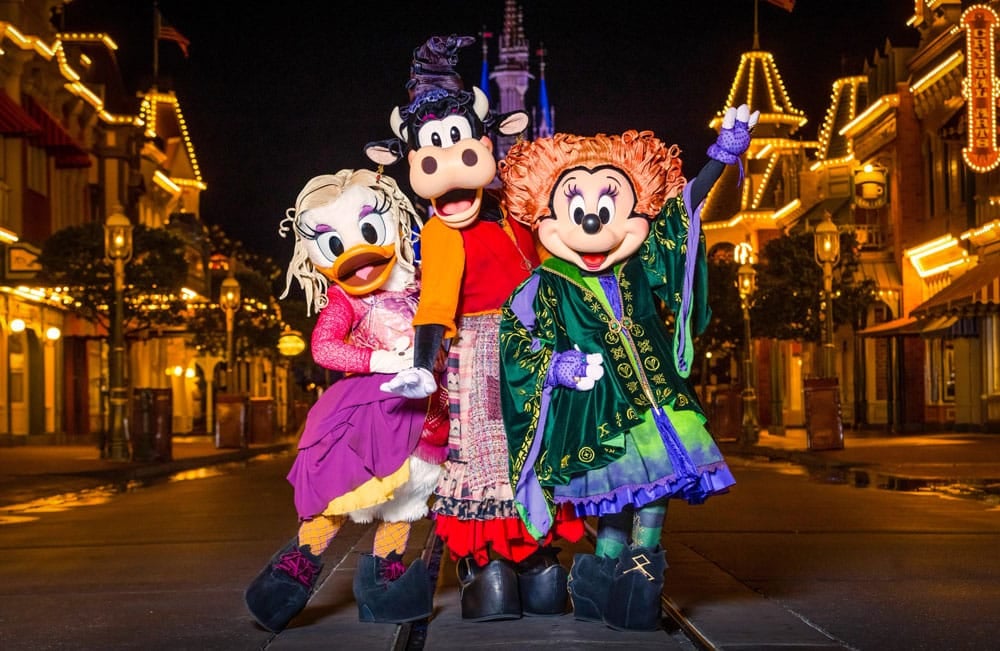 Pricing & Details Revealed for 2024 Disney's Not-So-Spooky Spectacular Dessert Party with Plaza Garden Viewing chipandco.com/pricing-detail…
