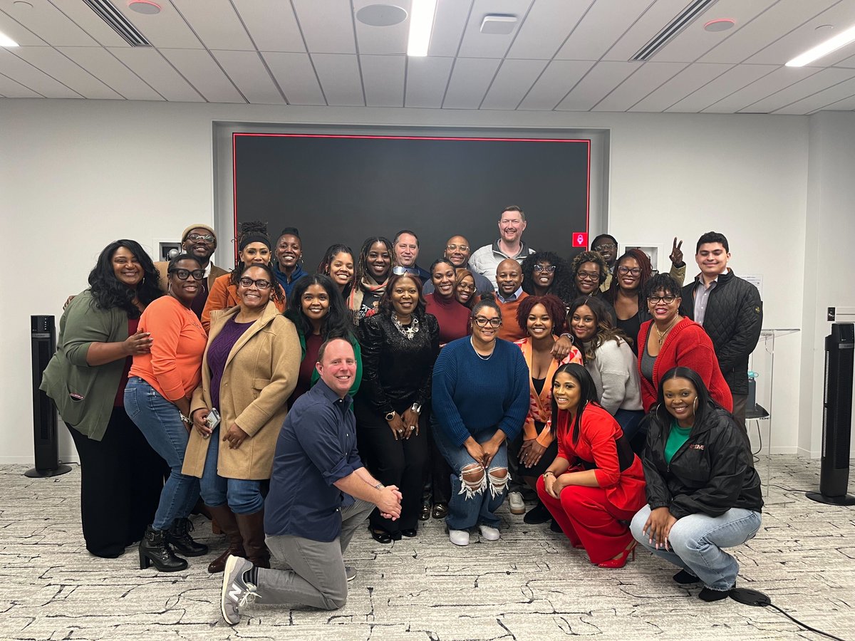 HandsOnAtlanta's tweet image. Nominations for the 2025 Civic Leadership Program are now open! ✨ 

The Hands On Atlanta Civic Leadership Program, powered by Constellation is a 10-month, immersive professional development/leadership training program. Learn more &amp;amp; nominate someone!  bit.ly/2YPKpaP