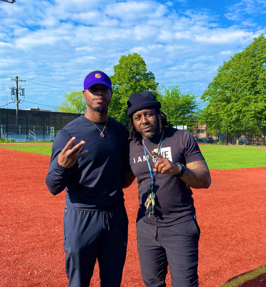 S/o to my boy Coach Walker @CoachWalkerIV from Western Illinois University @WIUfootball for coming to watch the boys work this morning. #WGM🔵🟡