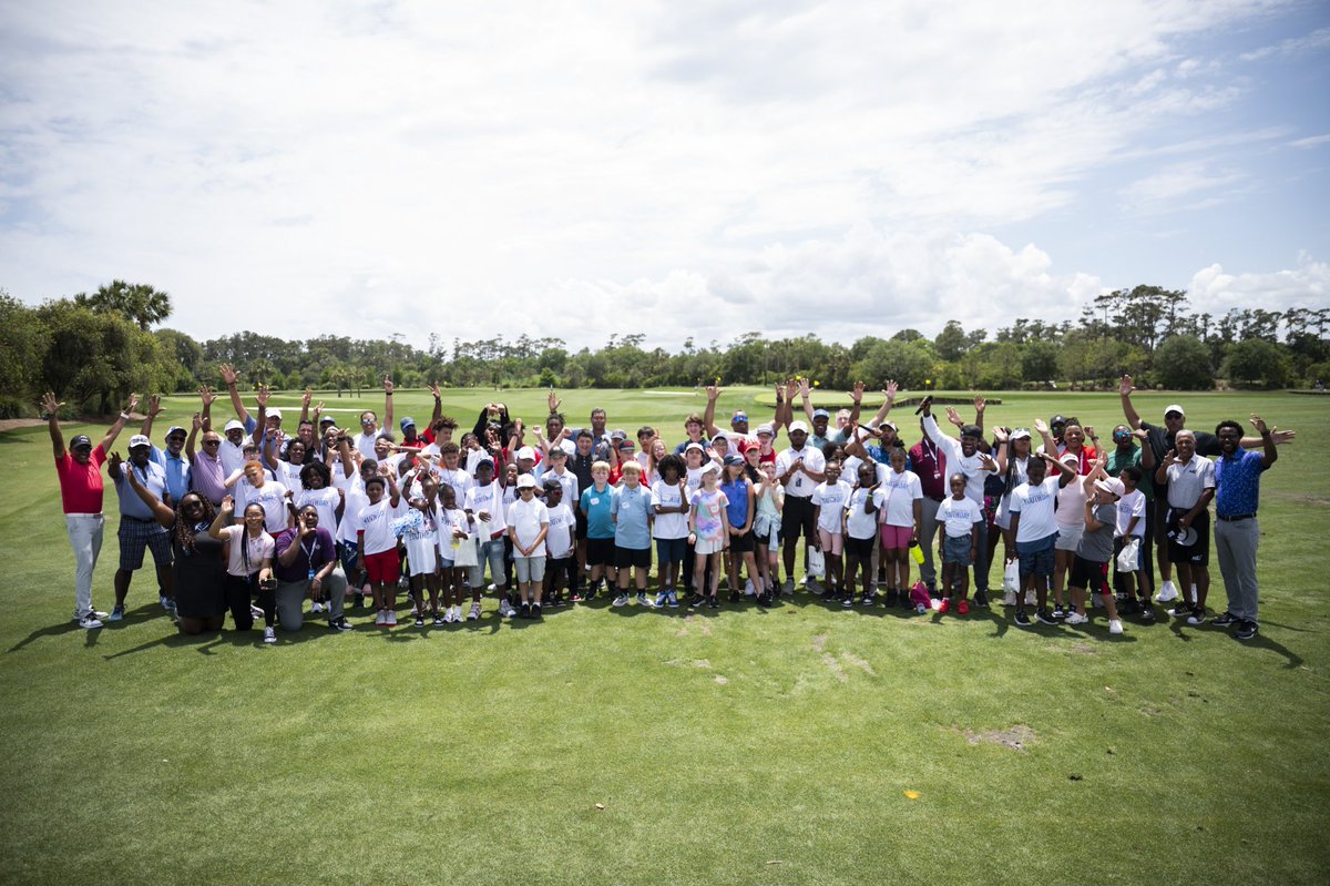 Hands up if you love Youth Day!🙌 Local youngsters gathered together ahead of the @PGAWORKS Collegiate Championship this week to learn the game from incredible @PGA of America Golf Professionals and #PGAWORKS Fellows and Ambassadors!❤️