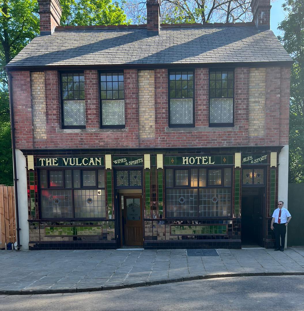 A wonderful event at @StFagans_Museum to celebrate the reopening of the iconic Cardiff pub, the Vulcan. Thank you @AmgueddfaCymru for the kind invitation!