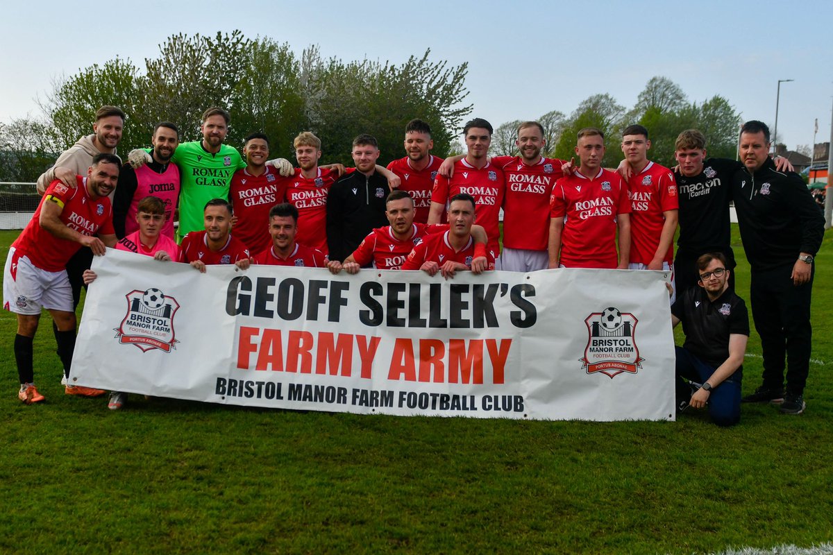 So.. who’s excited to see some returning faces feature for our ‘Geoff Sellek 11 v Lee Lashenko 11’ on Sunday 👀 Full squad list to be announced tomorrow morning 👏 The Social Club will be open from 10am and kick-off is at 12pm ⚽️ FREE ENTRY 🎟️ #UpTheFarm