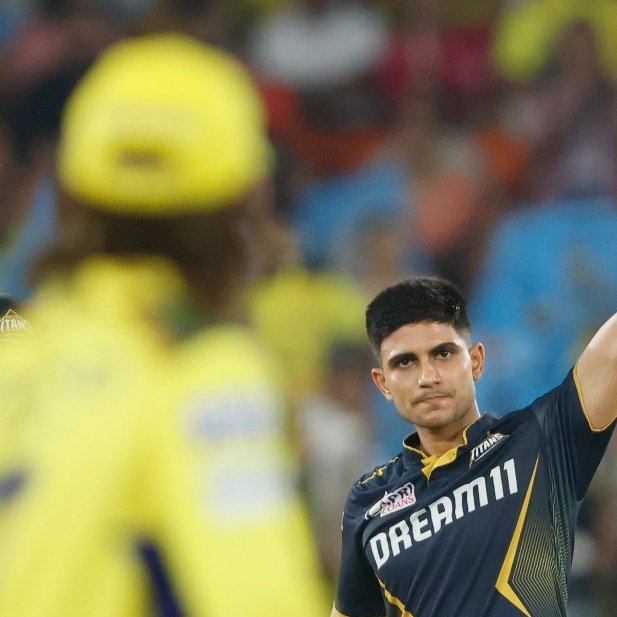 Bro literally made eye contact with Dhoni after hitting the century🥵