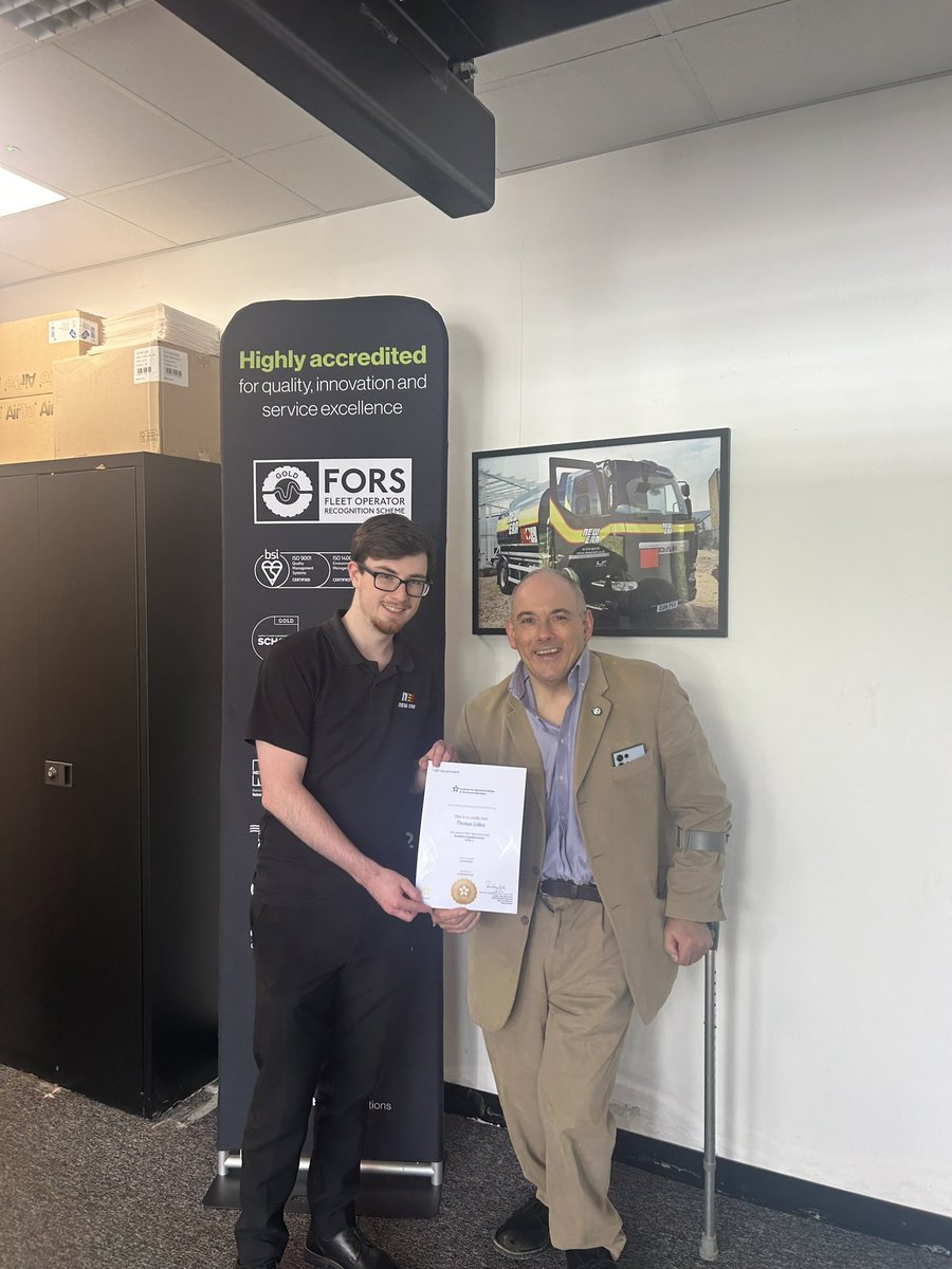 ⛽️Had a wonderful time visiting @newerafuels this afternoon to meet their fantastic apprentices, who have trained in qualifications from HR to compliance to finance. I was particularly honoured to present Tommy with his Lv 3 Business Admin certificate! New Era is the epitome of…