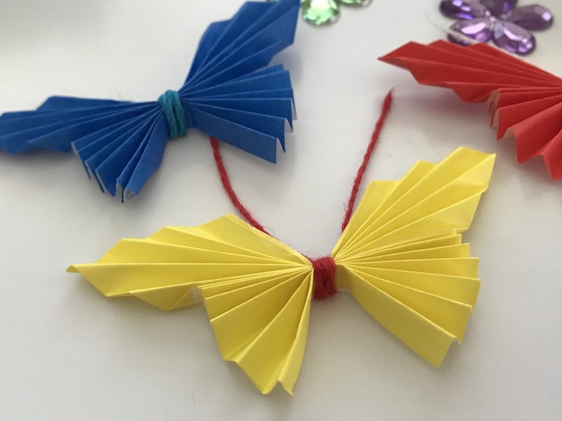 Easy #Butterfly Paper Craft Tutorial You CAN Do In 5 Minutes. Perfect for #gifts to suite any celebration. #Graduations #Birthdays #Anniversaries #DIY #Craft #crafting #cards bit.ly/2KdQtku