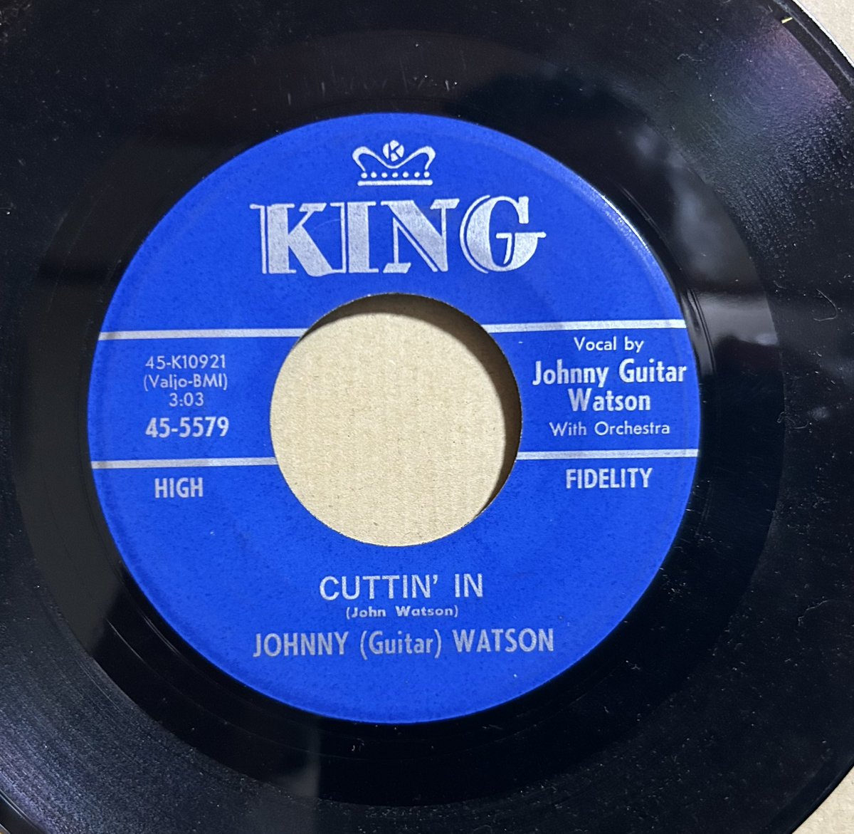 今日の1曲！
Johnny'Guitar'Watson,
Cuttin' In.
youtube.com/watch?v=AbCh0s…
#rhythmandblues 
#kingrecords
#johnnyguitarwatson