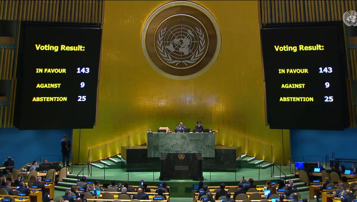 🇺🇳🇵🇸 AHORA: Con 143 votos a favor la Asamblea General de la ONU determina que el Estado de Palestina cumple los requisitos y debe ser admitido como miembro de las Naciones Unidas. •Esto significa obtener sus derechos como participante de este mecanismo 👉 También la AGNU pide…