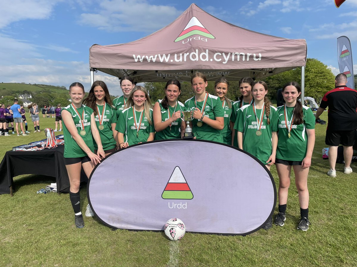 chwaraeonyrurdd's tweet photo. Cwpan Merched 9-10

🥈@addgorffmaes 
🥇@YsgolPenweddig 

#PDURDD https://t.co/0PKkXFk04d