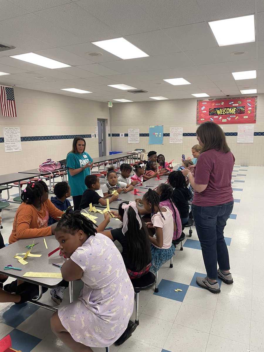 Mrs. Roddy tweet media