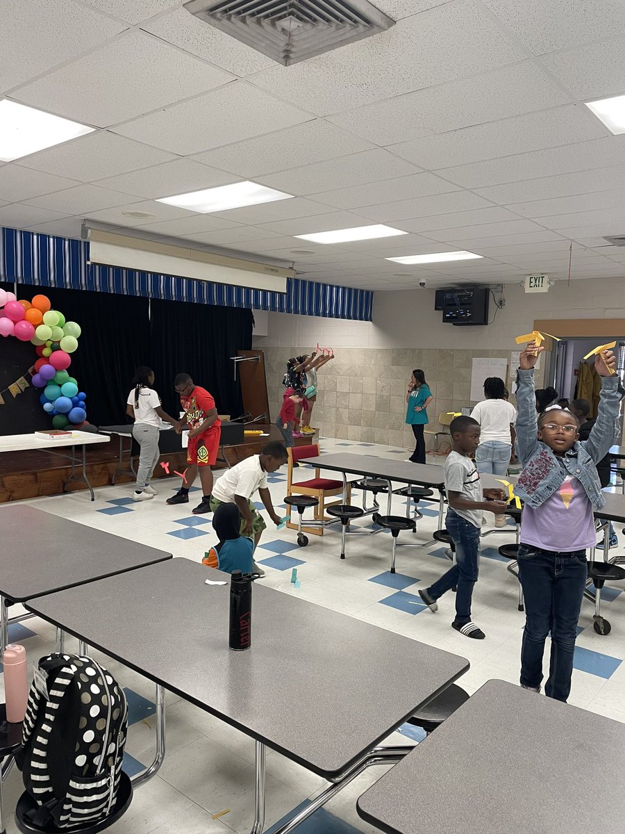 Mrs. Roddy tweet media