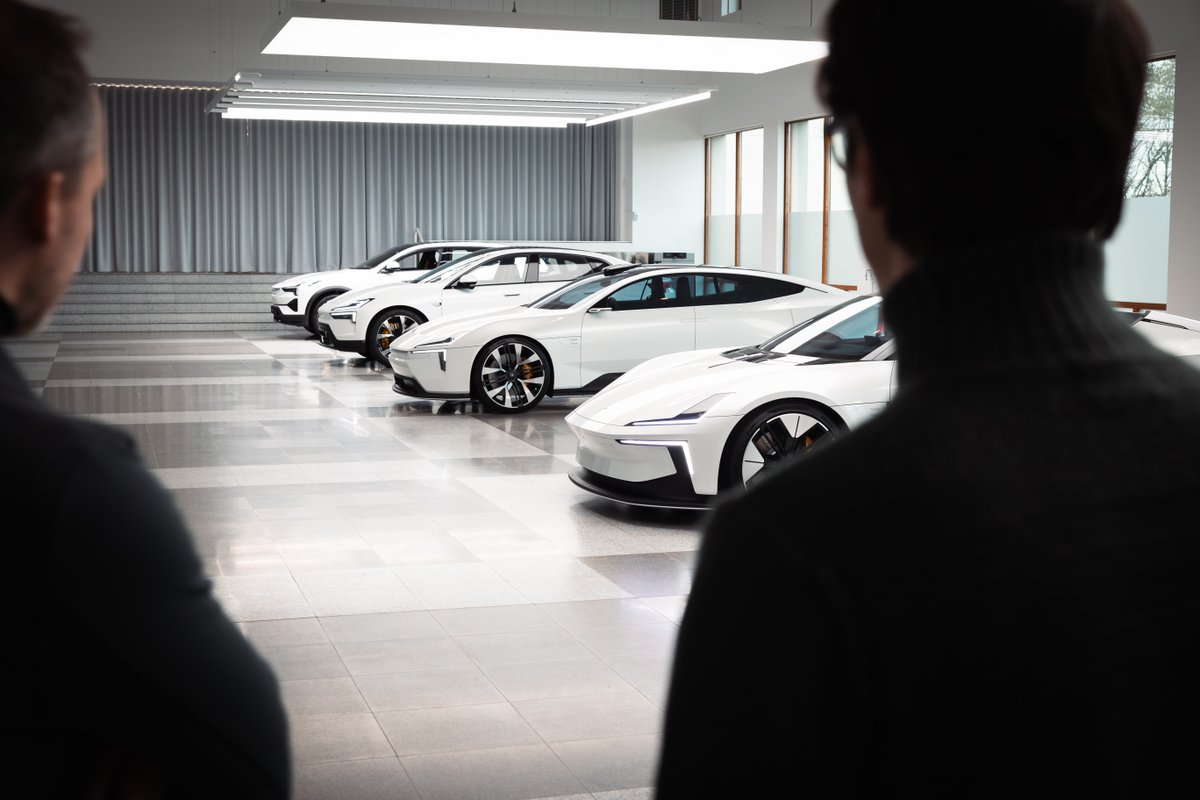 PolestarCars's tweet photo. Always nice to take a family photo. https://t.co/nTVy3CAntU