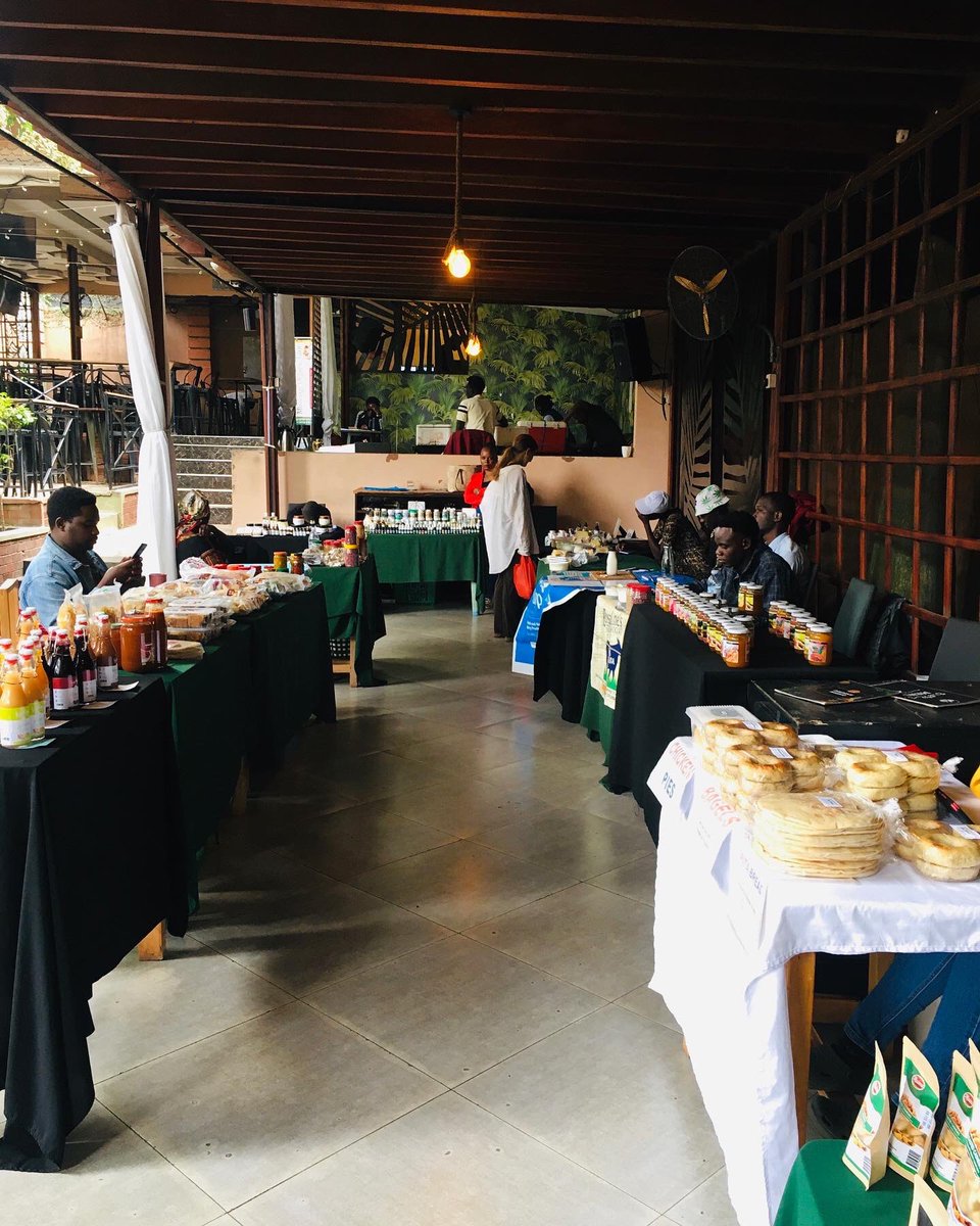 Looking for a fun and flavorful way to spend your Saturday morning? Look no further than our bustling farmers market! With a diverse range of vendors selling everything from organic produce to handmade crafts, you’re sure to find something that delights. #farmersmarket