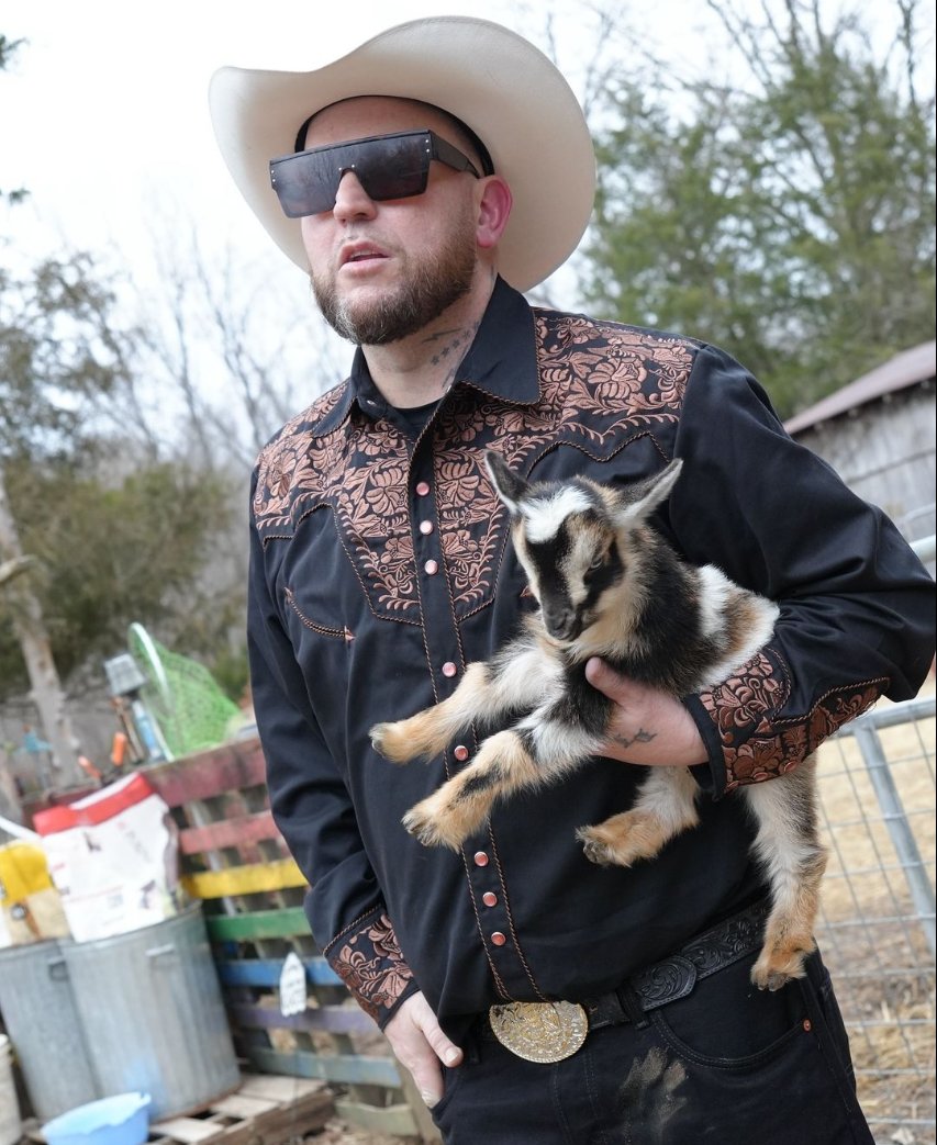 A GOAT and a baby goat! New music called KID ROCK on the way with @bubbamathis and @jcrews573