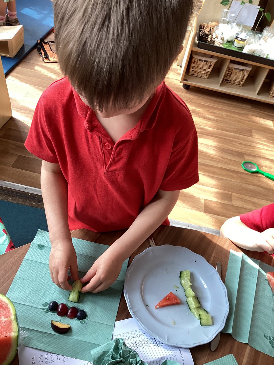 FishergateEYU's tweet photo. We had so much fun making our very hungry caterpillar🐛 healthy snacks today. #creatingwithmaterials #finemotorskills part 4 https://t.co/8W5bbtNOqU