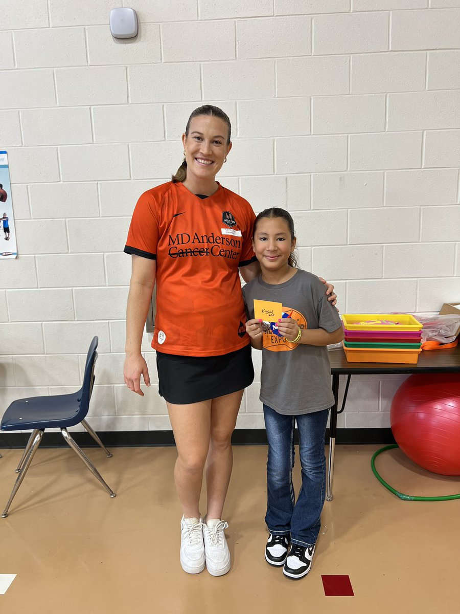 candace_oh's tweet photo. Career day has been awesome!! https://t.co/JDVXSwb647