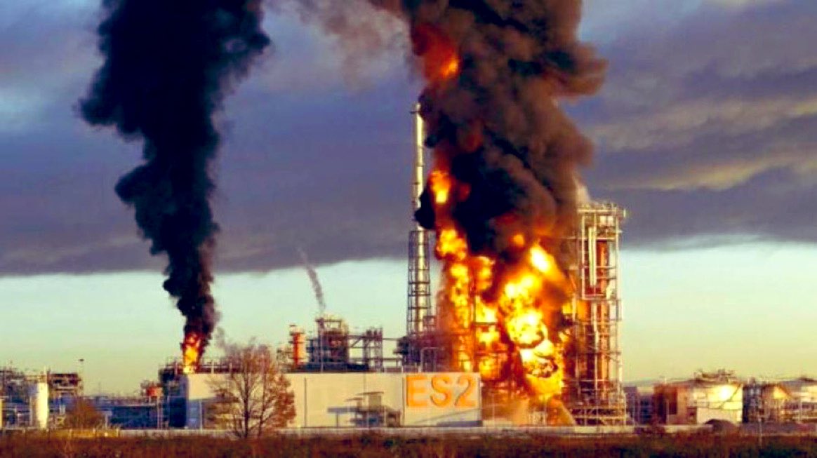 🔥👀 'Refinery workers in Russia are quitting their jobs en masse after Ukrainian attacks', — Newsweek.

Kuibyshevsk Oil Refinery  ~50 new vacancies.

Slavyansk Refinery in the Krasnodar Territory- 120 new employees are being sought there.