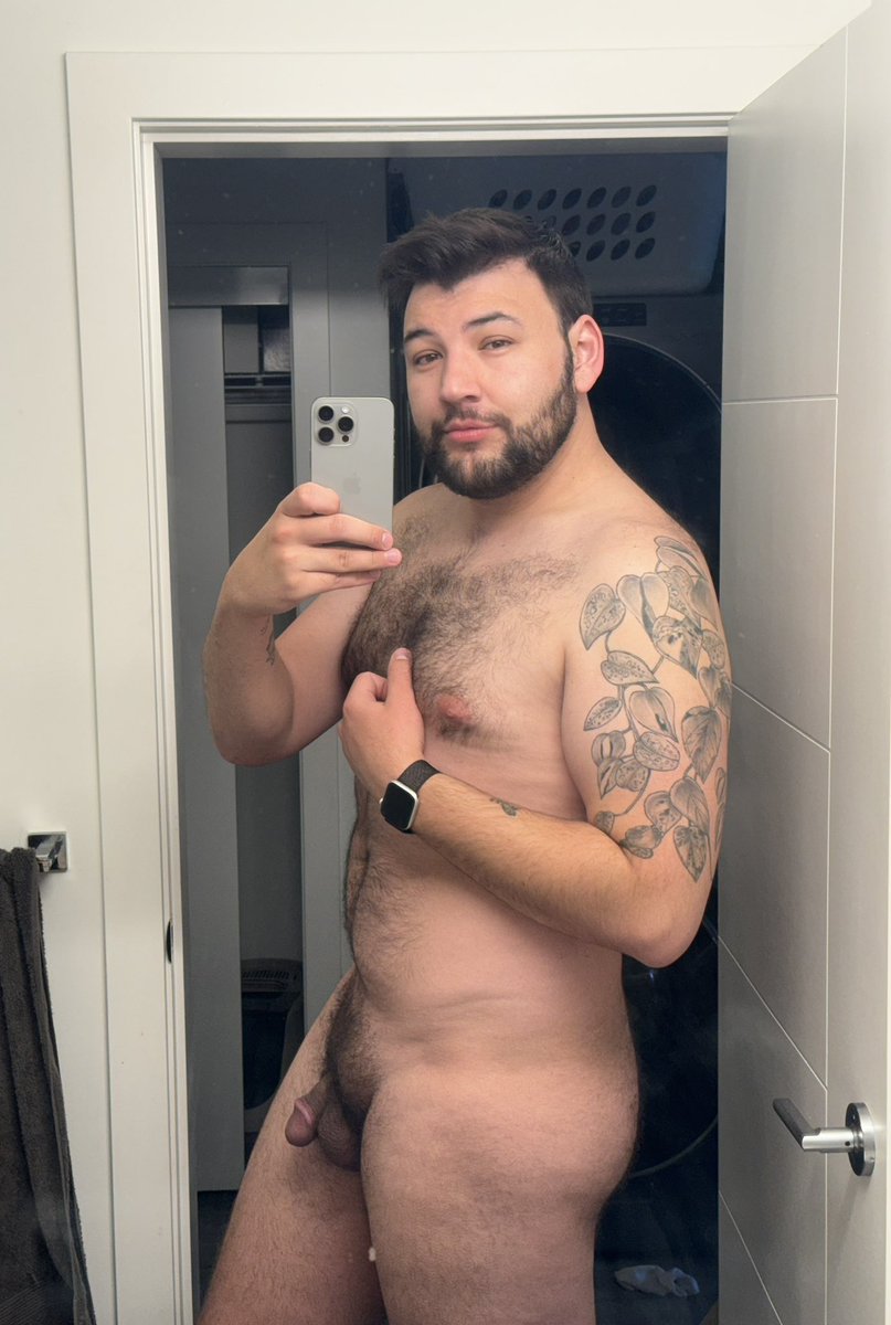 JustKevin0705's tweet photo. Good morning boys! Hope you’re all having a great day! It’s Friday , we made it!!! 😘😘 I am very tired today , so please excuse my half awake face haha . Have a good day boys 🥰😘 https://t.co/lmnqx3ALXn