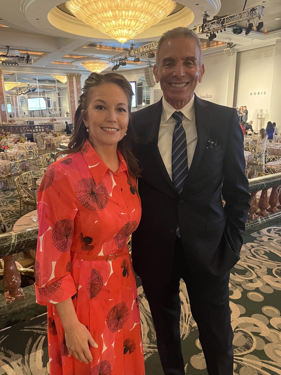 What a great event celebrating Diane Lane yesterday in Los Angeles. Thank you to the entire team at Scott Mauro Entertainment and the staff of Beverly Wilshire for your great work to benefit the wonderful work done by Women's Guild Cedars Sinai #DianeLane #fuedcapotevstheswans