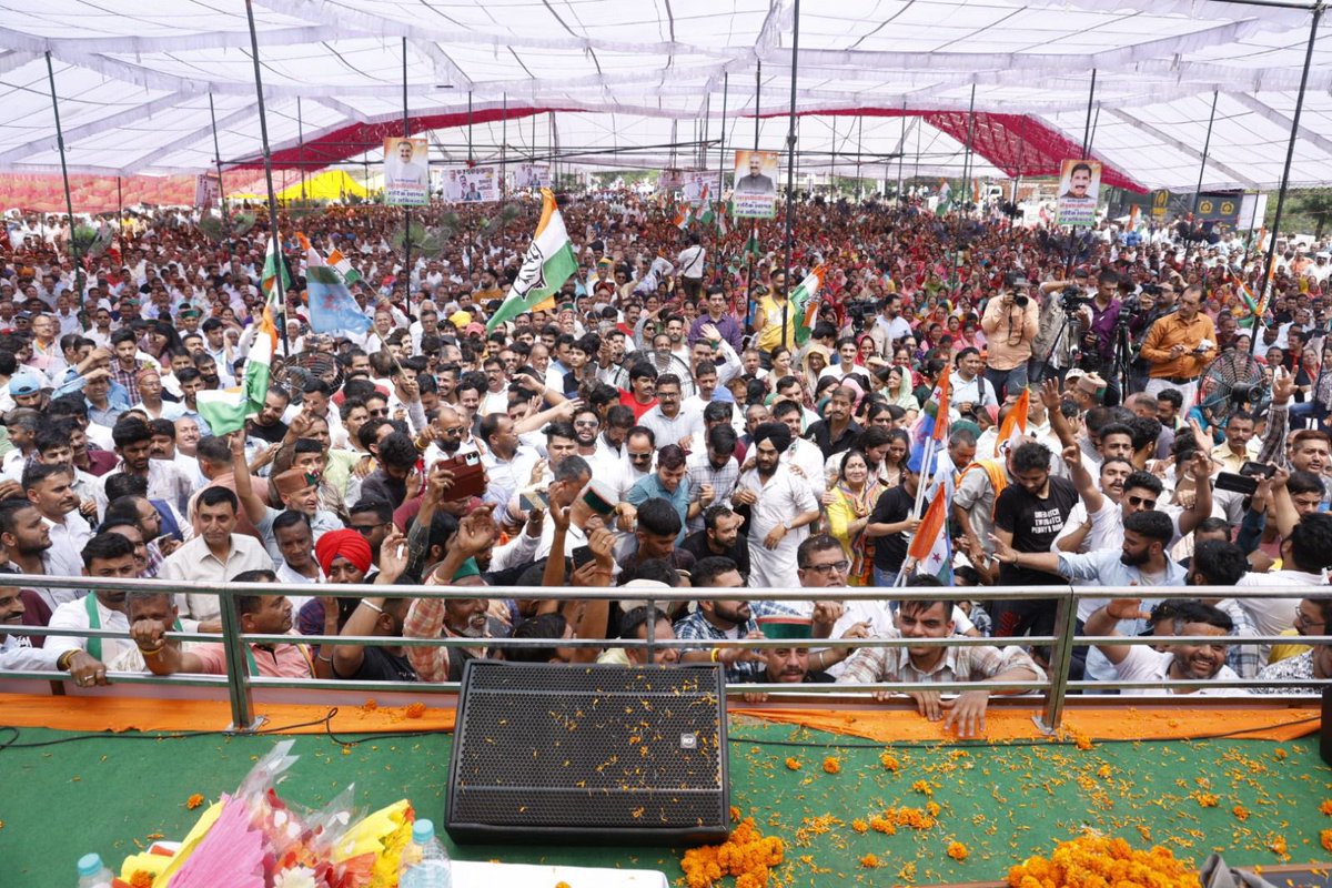 आज हमीरपुर में सतपाल रायज़ादा के नामांकन की विशाल सभा में । @INCIndia @INCHimachal