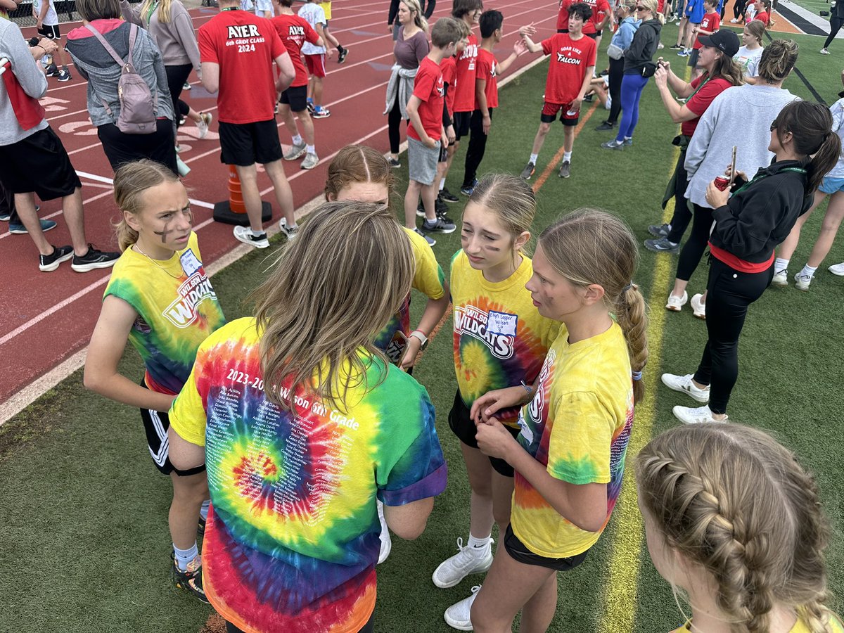 Some last minute instructions for the 4x100 Relay team!