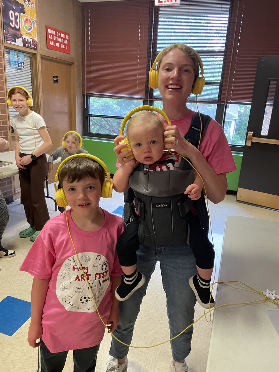 The Irving Art Fest was a blast! Thanks to all who helped and attended. This year's Eagles Jukebox was a popular stop for all ages and featured songs created by 62 musical 2nd-5th graders!