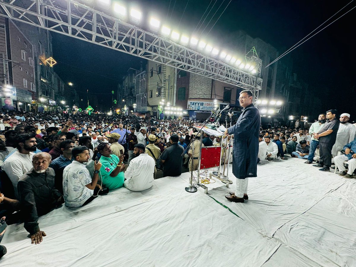 Last Jalsa in Chandrayangutta Constituency for #LokSabhaElections2024 LIVE... #AIMIM Party Floor Leader #AkbaruddinOwaisi @akbarowaisii addressed an #ElectionCampaign Public Meeting for AIMIM Party President & #Hyderabad MP Constituency Candidate Barrister #AsaduddinOwaisi…