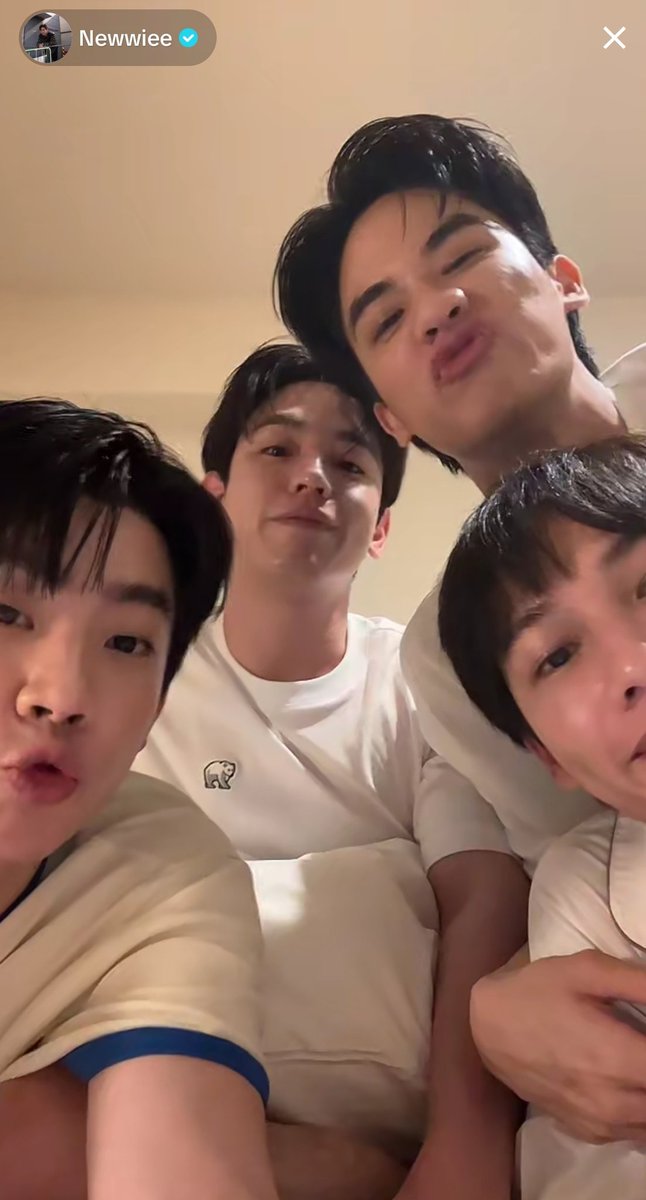 TayNewIndiaFC's tweet photo. These four ❤💙💚💛
Love them alot
OUR BELUCA BOYS
#OGTN 🧿🙌 ...
There relationship there Bond There FRIENDSHIP always Inspirational & PURE loving 💓🤝
They are GOALS 🙏
#Newwiee #Tumcial #Tawan_V #GunAtthaphan https://t.co/MDPff7nXSJ