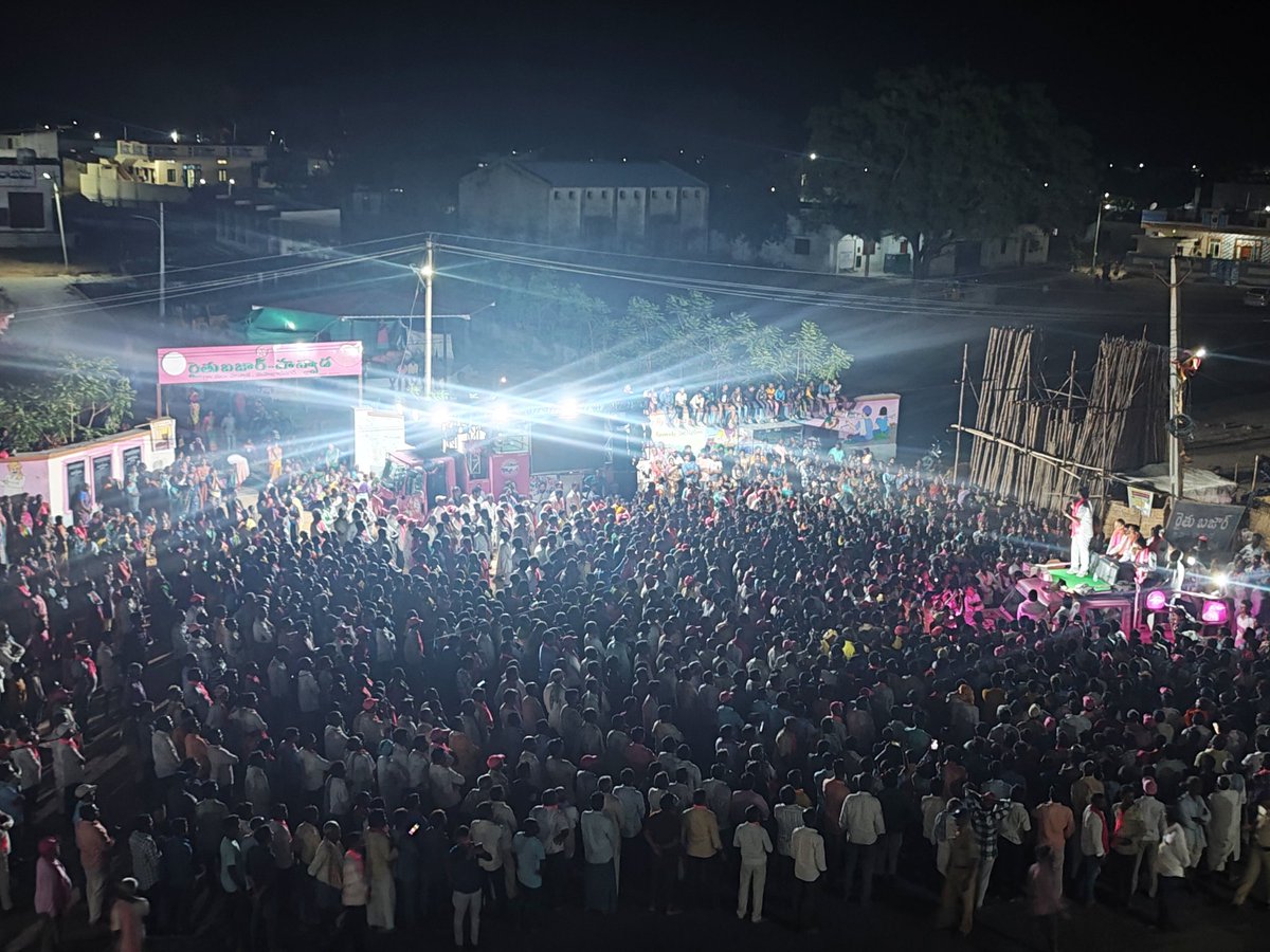 VSrinivasGoud's tweet photo. మహబూబ్ నగర్ జిల్లా హన్వాడ మండల కేంద్రంలో BRS పార్టీ ఎంపీ అభ్యర్థి మన్నె శ్రీనివాసరెడ్డి, మాజీ హోం మంత్రి మహమూద్ అలీతో కలిసి భారీ ర్యాలీ &amp; బహిరంగ సభలో పాల్గొని, మన్నె శ్రీనివాస రెడ్డి గారిని అధిక మెజారిటీతో గెలిపించాలని కోరడం జరిగింది.
https://t.co/4wd2P9rWAd.3
#VoteForCar 🚗 https://t.co/t4zTCqxCdL